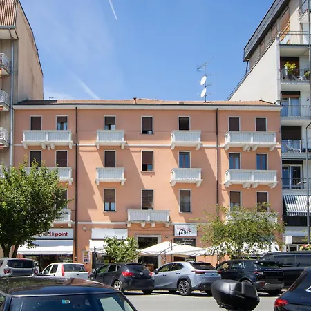 Apartment The Lux - Fronte Lago- Ac - Wifi - By Guestaly *