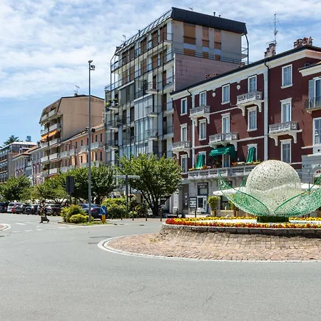 Apartment The Lux - Fronte Lago- Ac - Wifi - By Guestaly