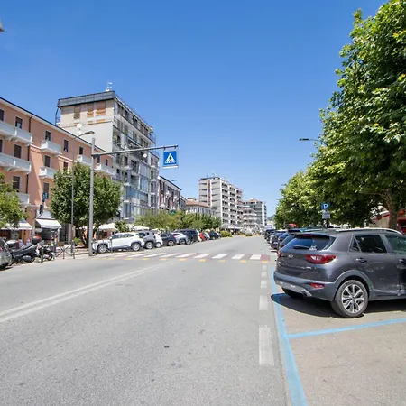 The Lux - Fronte Lago- Ac - Wifi - By Guestaly Apartment